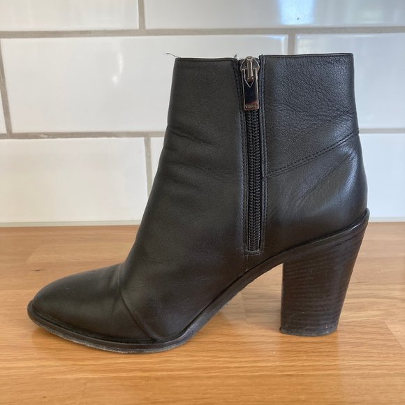 Vince. Black Leather Boots - Picture 3 of 4